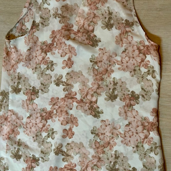 Rose & Olive Floral Deep Slit Blouse Medium Sheer Boho Style - Like New - Picture 13 of 13